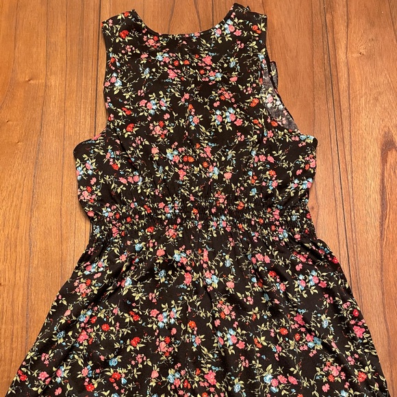 Floral Summer Dress - Picture 2 of 5